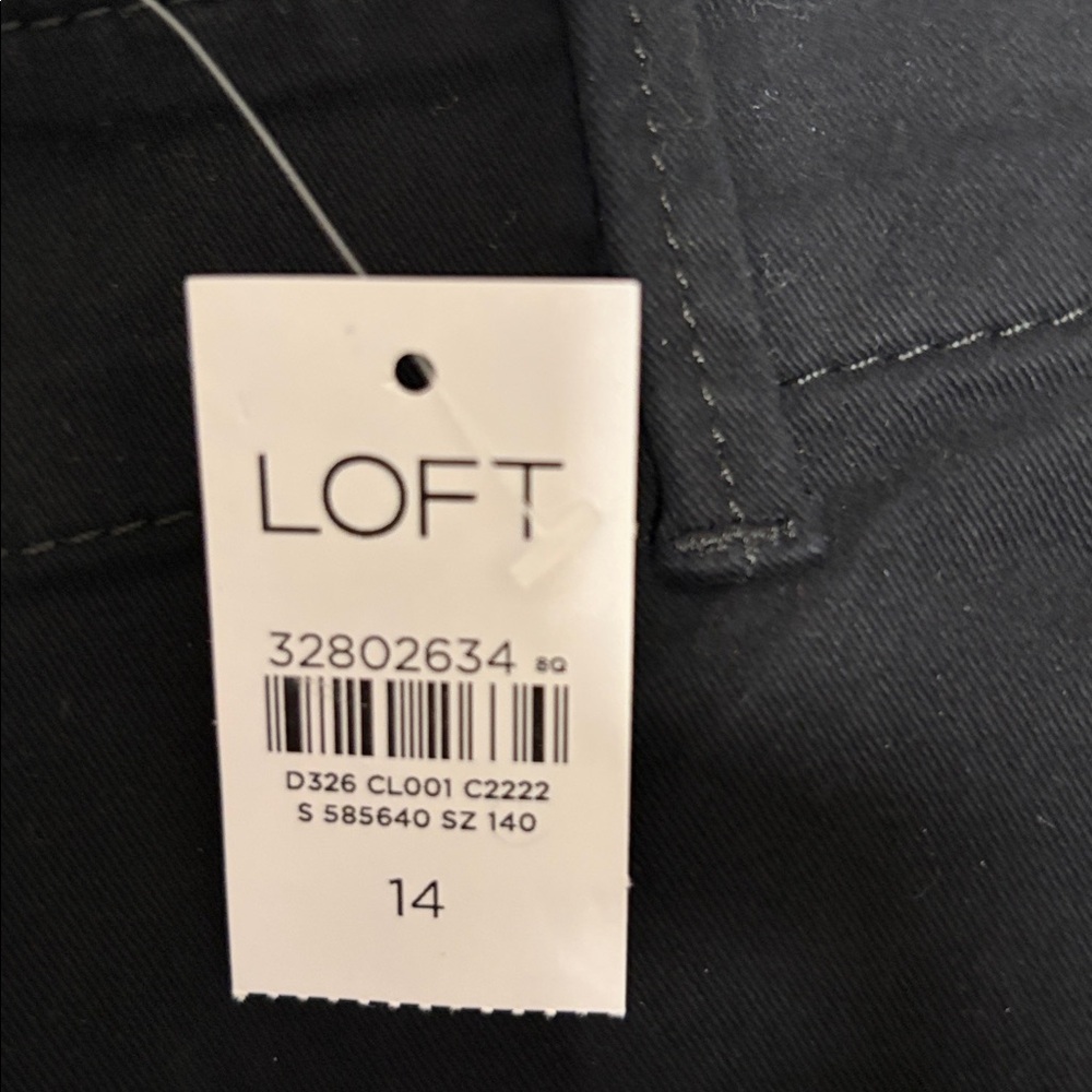 LOFT Classic Black Twill Shorts - Picture 3 of 5